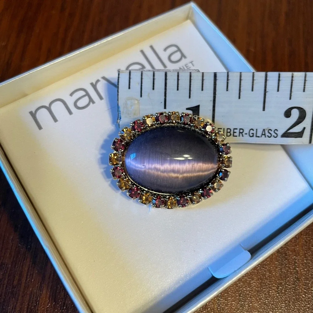 Marvella by Monet Purple Cats Eye Rhinestone Brooch Gold Tone Oval Pin New Box‎